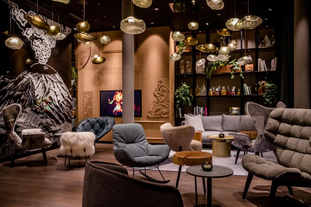 Motel One Innsbruck 3*,  Austria